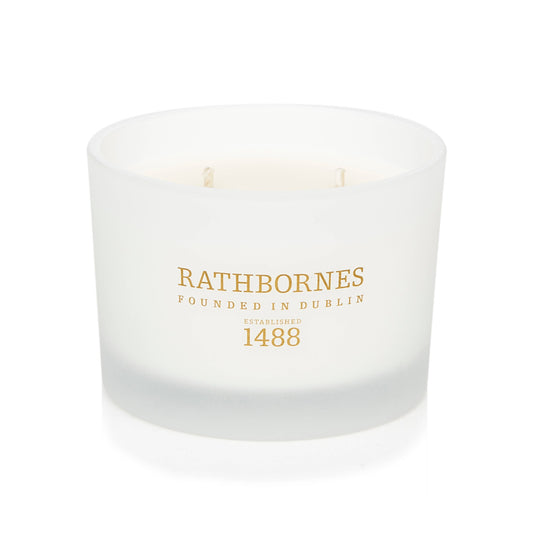 White Pepper, Honeysuckle & Vetivert Classic Scented Candle